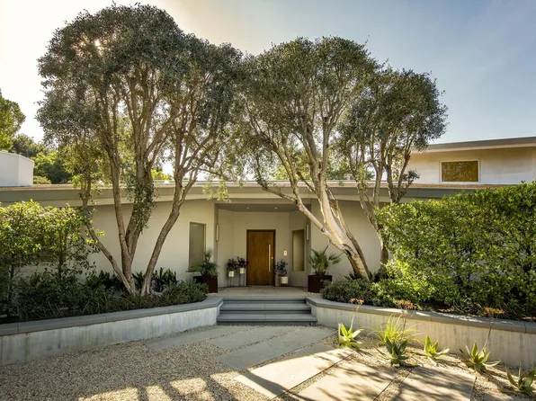 3833 Hayvenhurst Dr, Encino, CA 91436