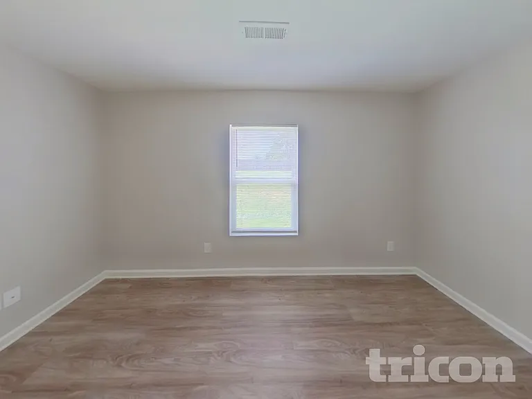 654 Scarlet Leaf Ln — Photo 5