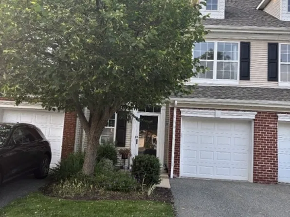 39 Washington Ct, Towaco, NJ 07082