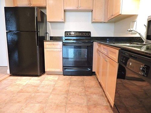 2nd image of 1250 N La Salle Dr APT 1612