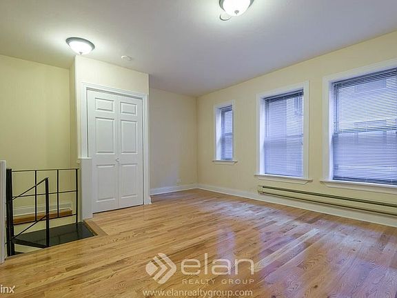 4th image of 817 W Cornelia Ave #A107