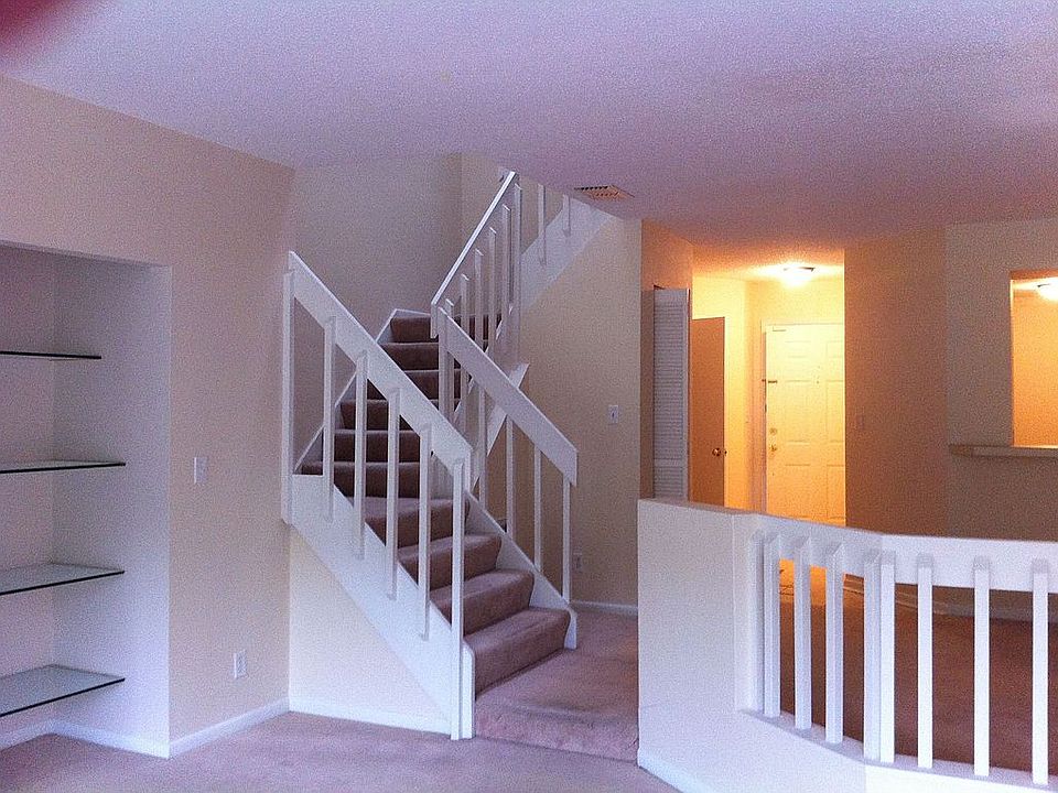 1st image of 505 Lake Bridge Dr
