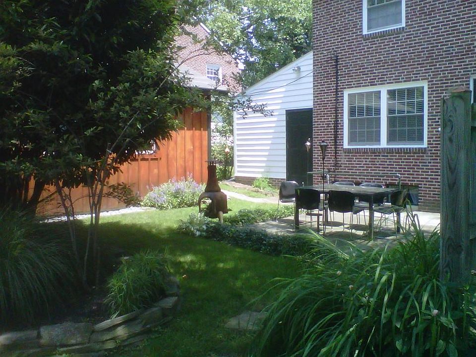 2nd image of 910 N President Ave