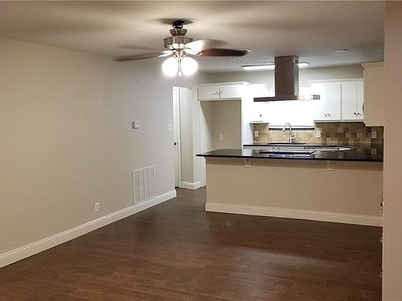 5th image of 2324 Monett Dr