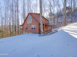123 Laurel Way, Gatlinburg, TN 37738
