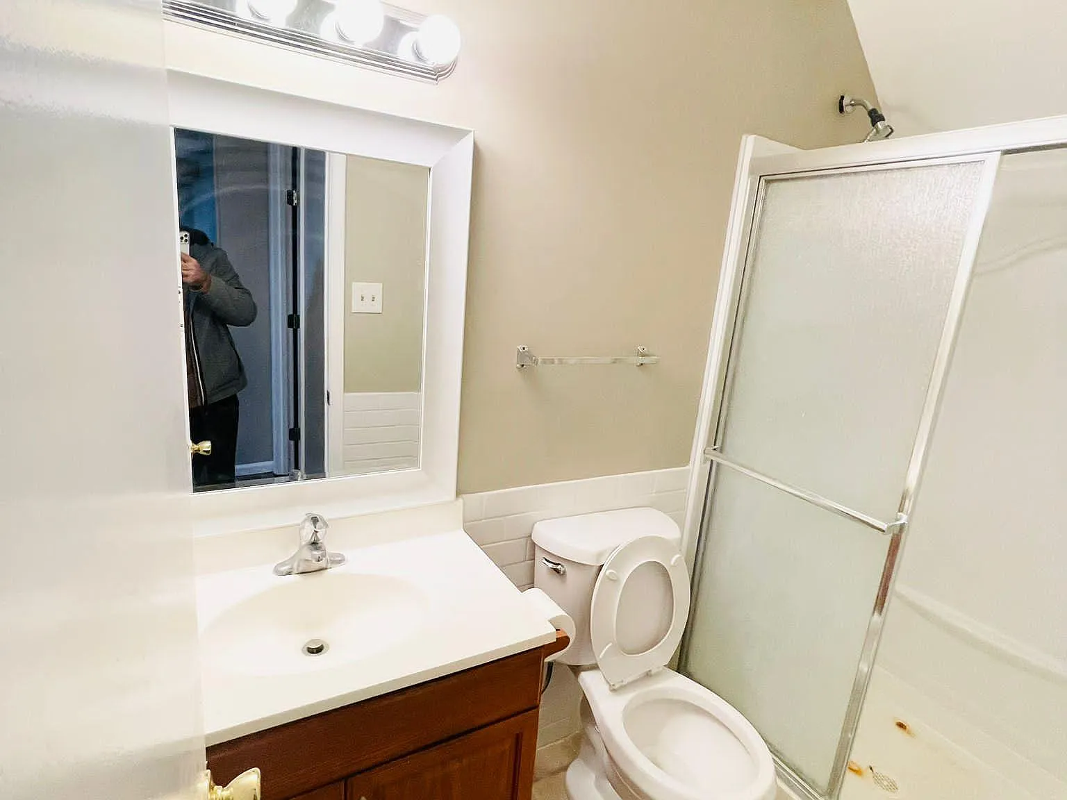 2 bed, 2000 sqft, $1,800 — Photo 3