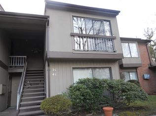 21 Hancock Ct, Red Bank, NJ 07701