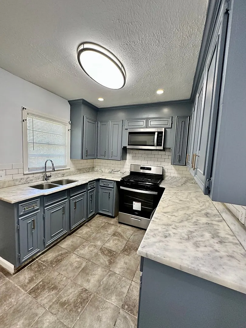 Beautiful Newly Renovated Home in North Jackson!! — Photo 3