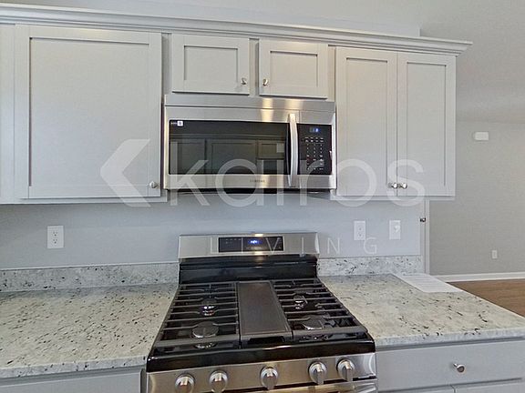 5th image of 349 Angela St