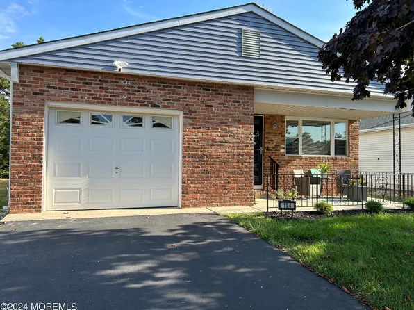 114 Santiago Drive, Toms River, NJ 08757