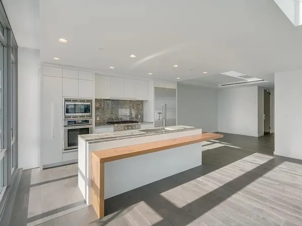 320 Adolphus Avenue image 6 of 35