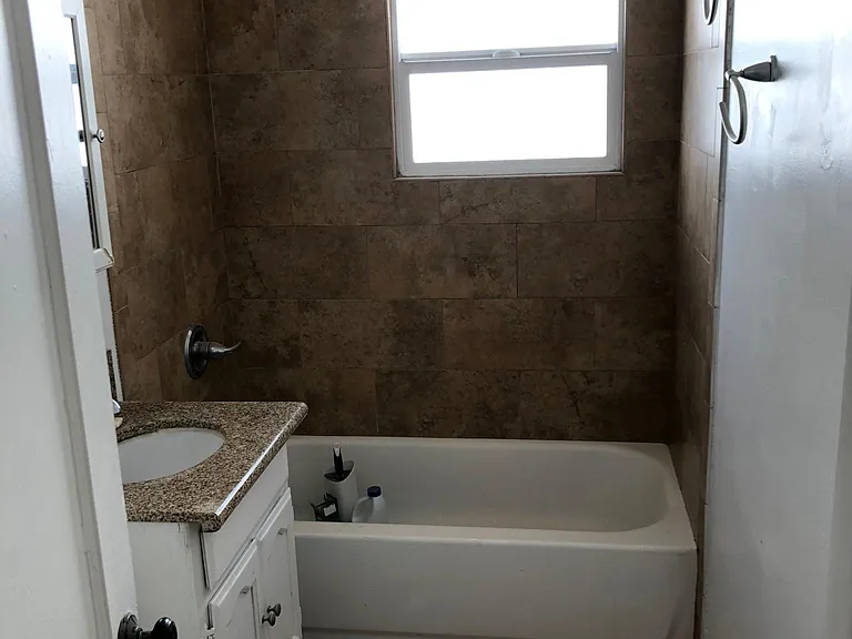 2515 Thurman Ave — Photo 9
