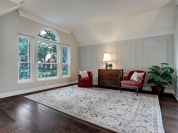 5th image of 810 Colony Glen Ct