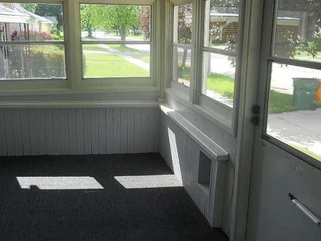 468 Russell St — Photo 5