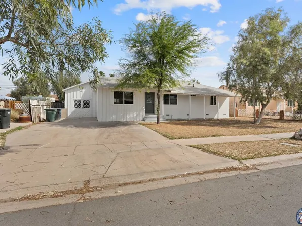 1524 W Holt Ave, El Centro, CA 92243