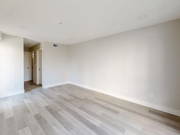 953 N Mariposa Ave #2 — Photo 9