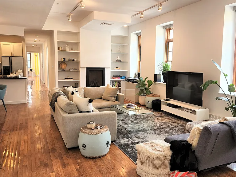 254 W 18th St #3 — Photo 4