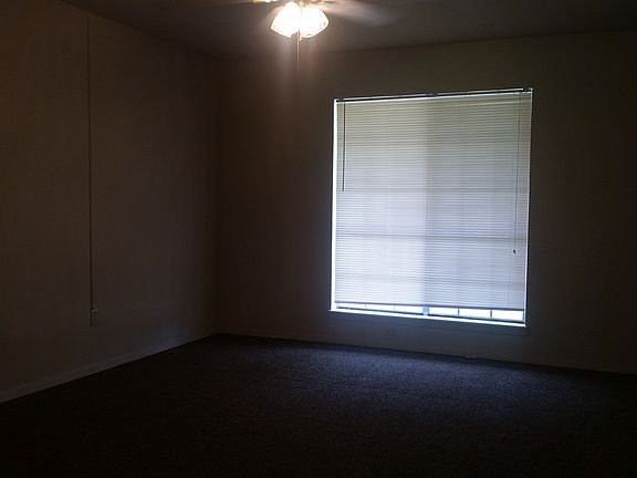 101A Parkview Living Rm_06162016