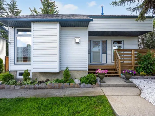 151 N Ranchview Pl NW, Calgary, AB T3G 1H7