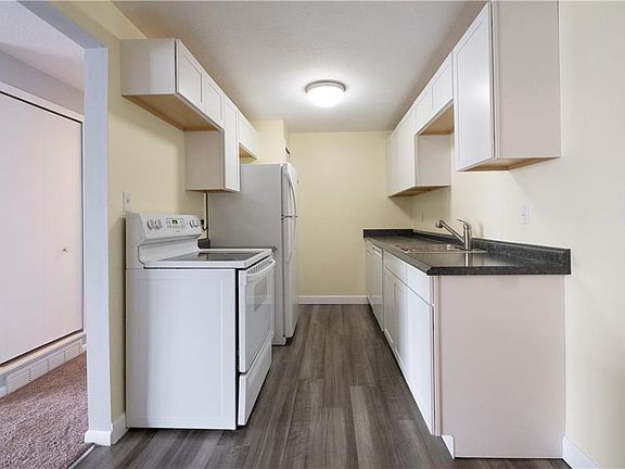 3rd image of 9560 Cove Dr Unit E5