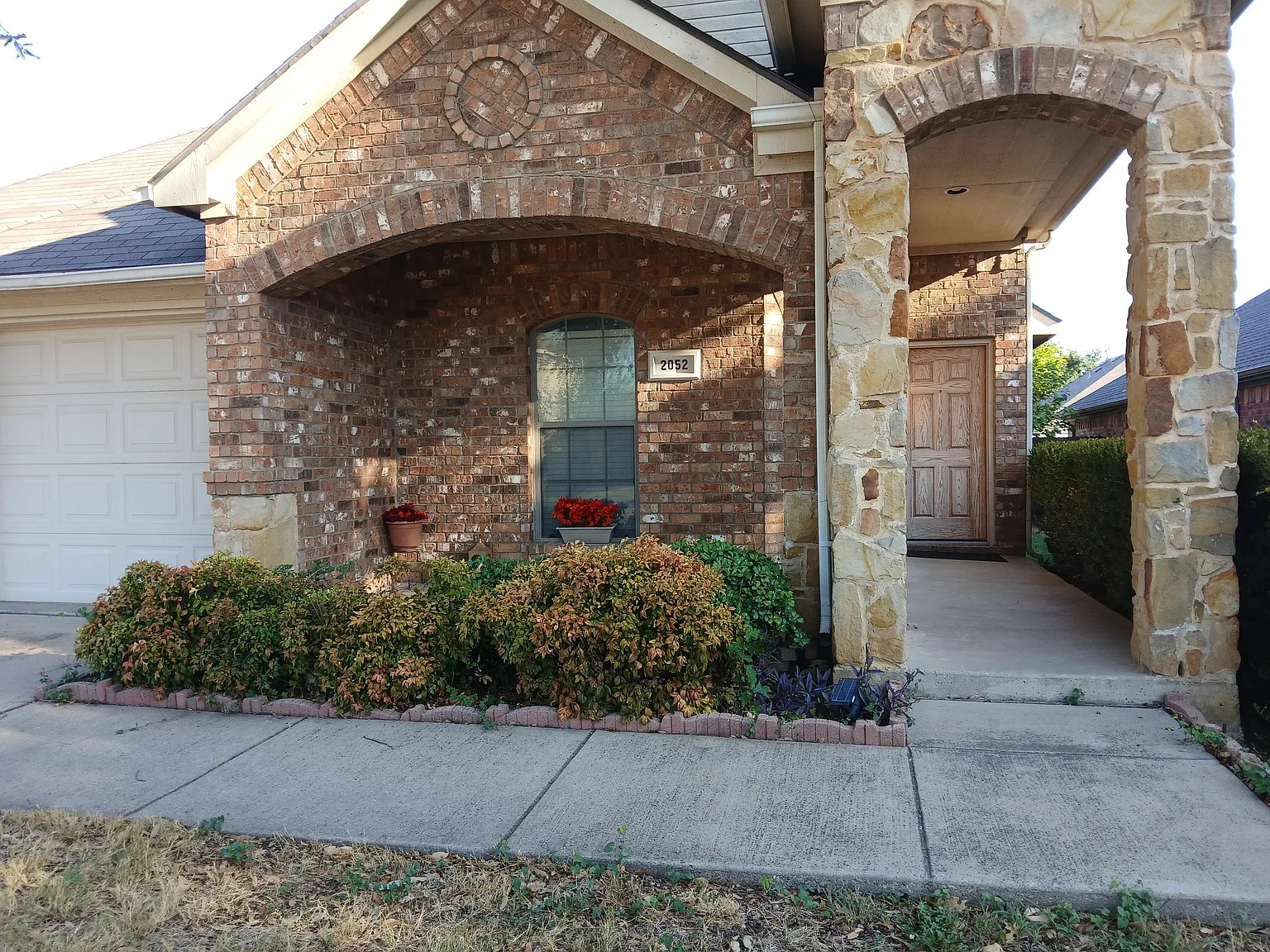 4 bed, 1693 sqft, $2,000 — Photo 2