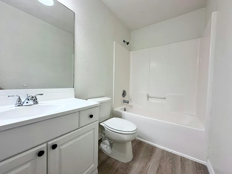 228 Homer Ave S — Photo 18