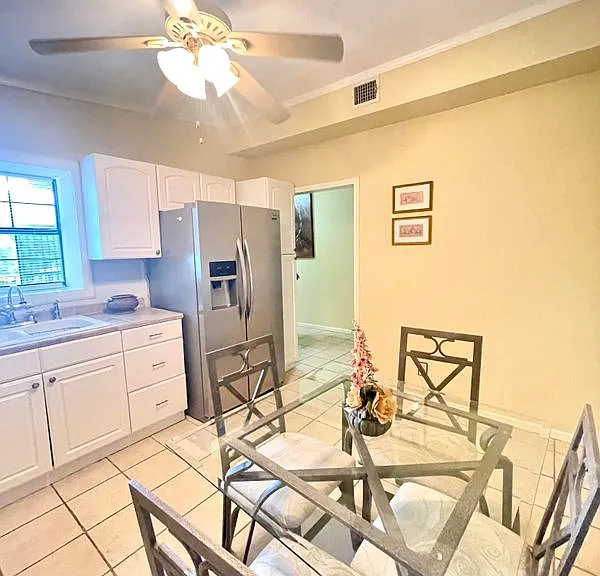 406 Longshadow Rd #UPSTAIRS — Photo 6