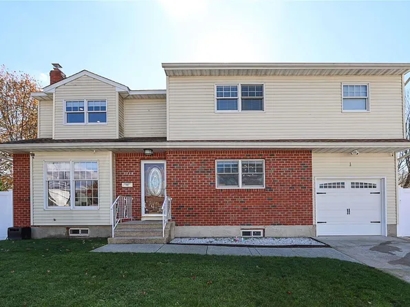 3368 Walters Avenue, Wantagh, NY 11793