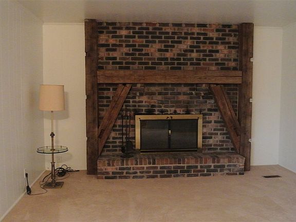 2nd image of 1522 Renfrew Dr