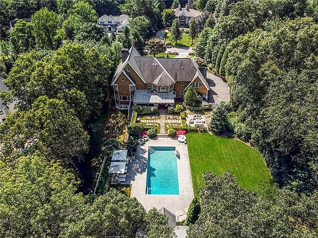 1st image of 12 Hobby Farm Dr