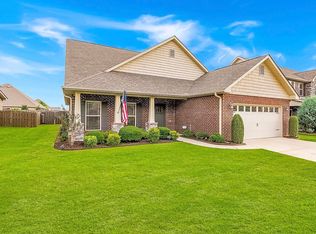 3009 Magnolia Leaf Cir SE, Owens Cross Roads, AL 35763