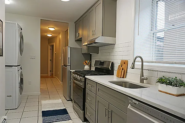 27-29 Lambert St #1L — Photo 1