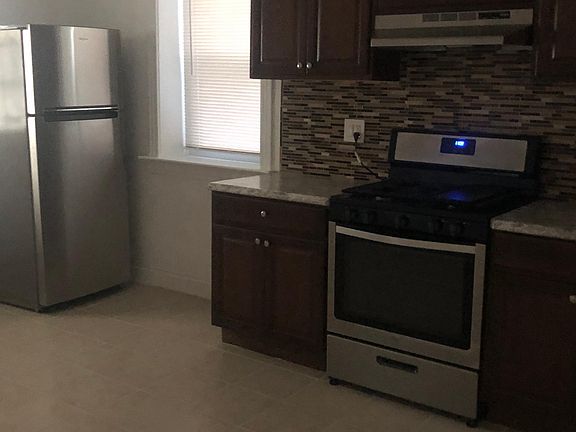 3rd image of 2745 S Sawyer Ave #1