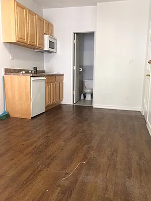 Rented by Meraki Realty LLC | media 8