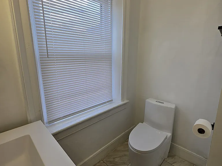 209 E Martin St #B — Photo 19