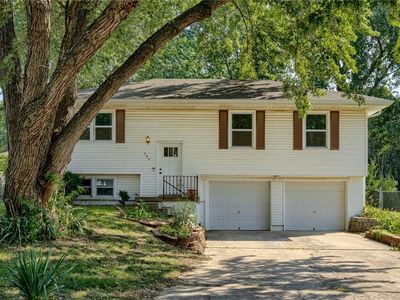 504 W 5th Ct, Peculiar, MO, 64078