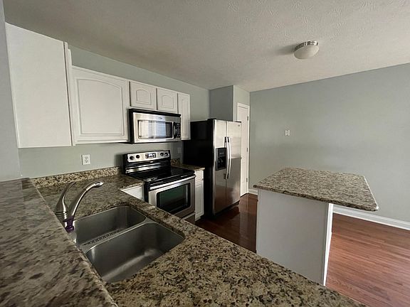 4th image of 5914 Winberry Creek Dr