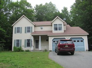 88 Glen View Dr, Skowhegan, ME 04976