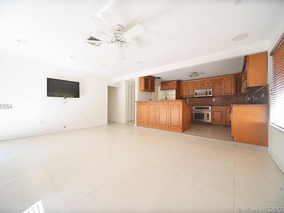 5th image of 854 NW 204th St