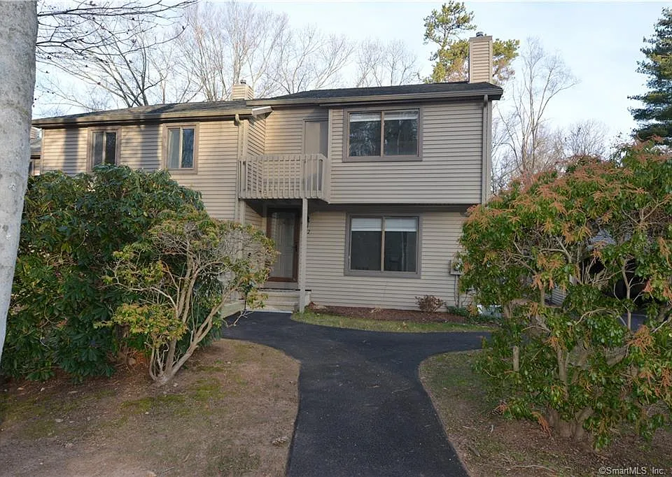 12 Hitching Post Ln
