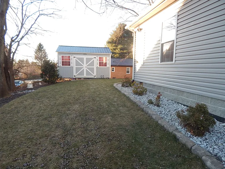 180 Economy St — Photo 15