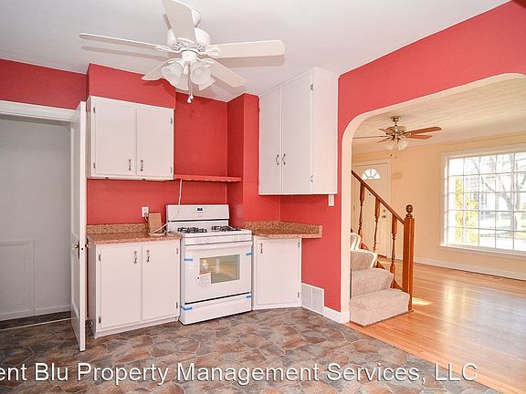 3rd image of 2023 Melita Ave NE