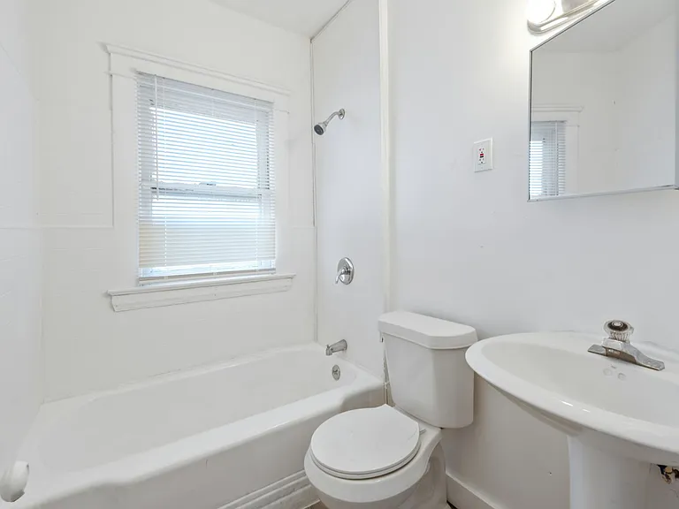 635 E 124th St #B — Photo 9
