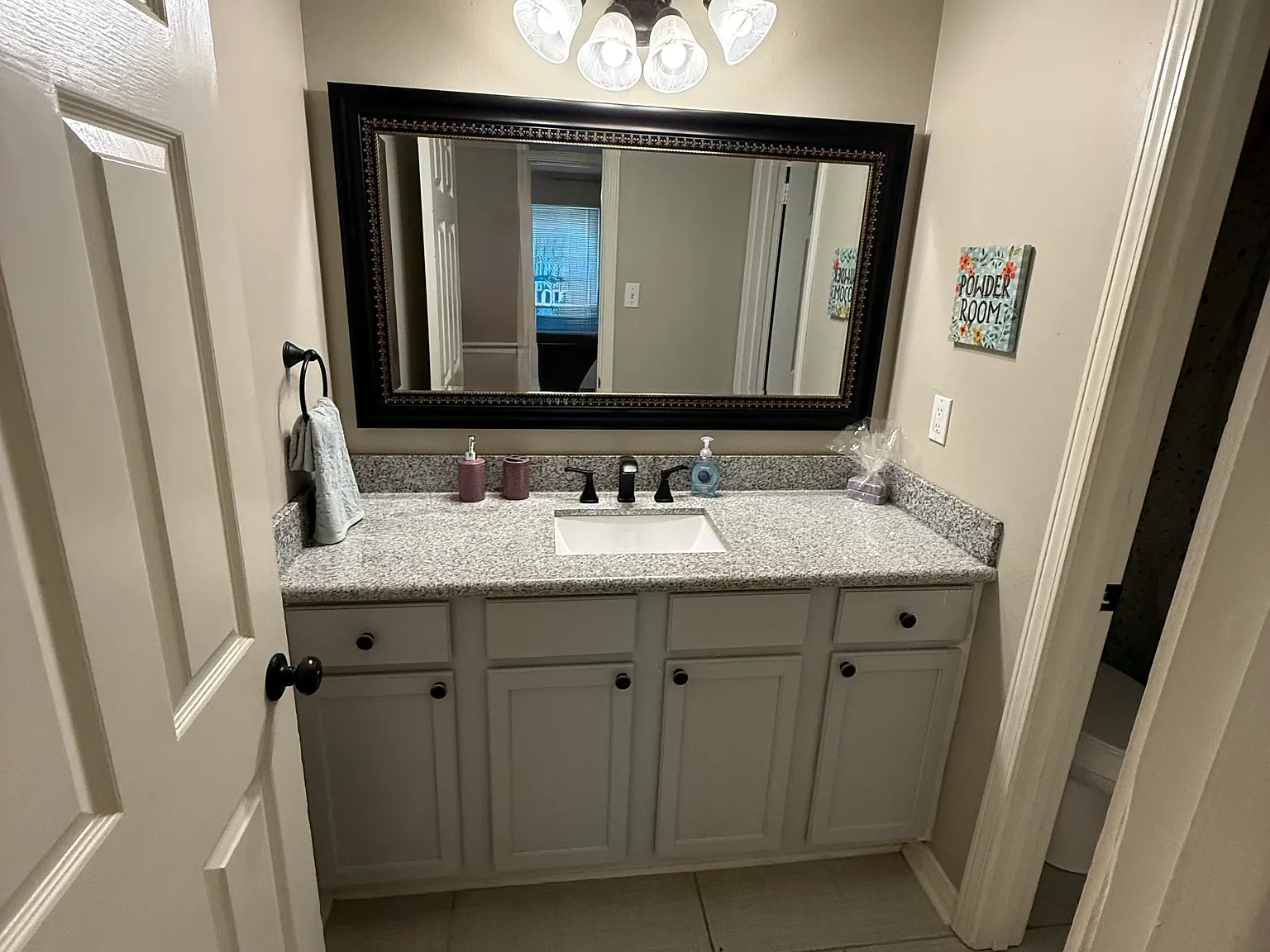 3 bed, 1204 sqft, $1,800 — Photo 2
