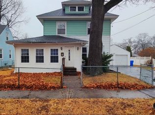 66 Redlands St, Springfield, MA 01104
