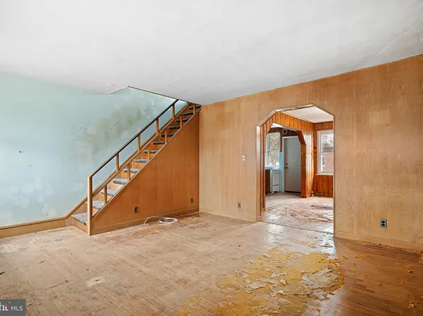 457 Robbins St, Philadelphia, PA 19111