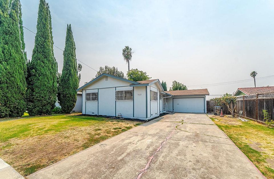 1st image of 1631 Santee Dr
