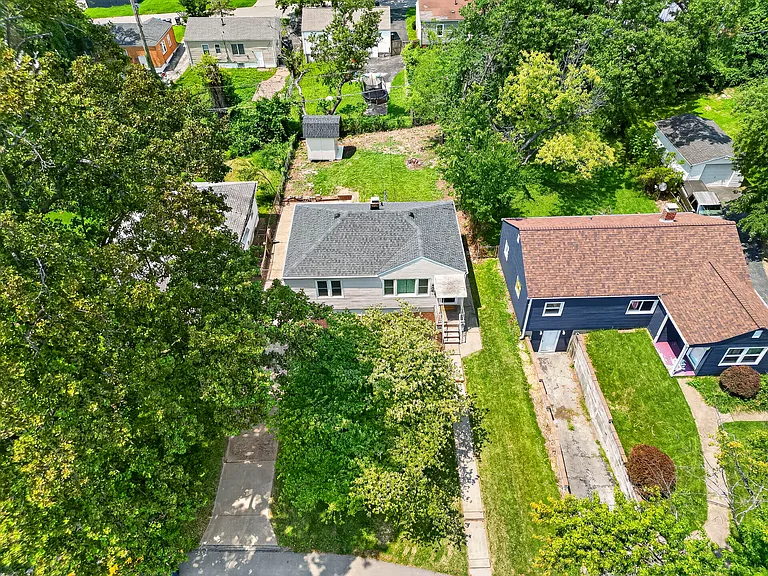 437 Warfield Ave — Photo 7