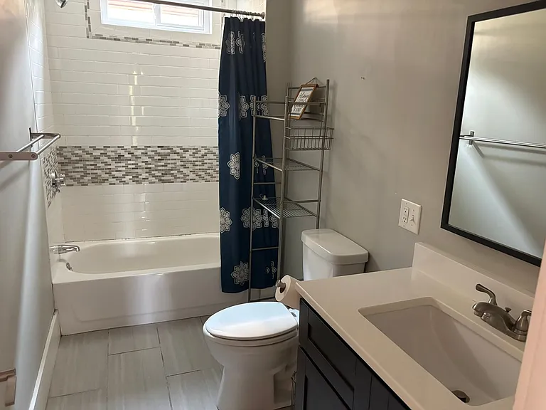 207 Lowden St — Photo 9