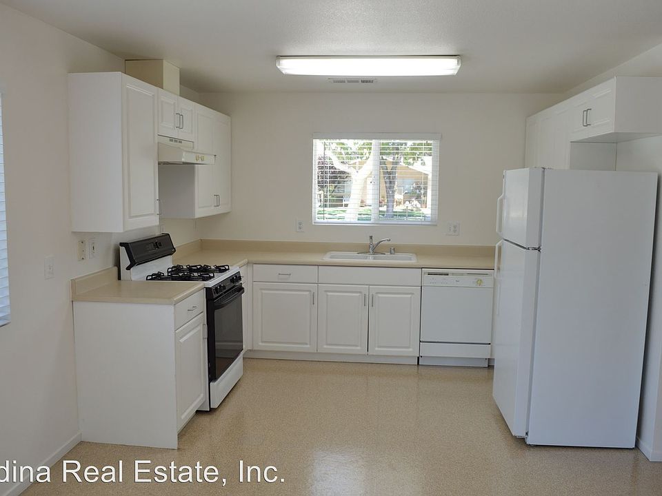 2nd image of 325 G St
